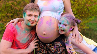 Holi 2025: For pregnant women, it is essential to take precautions to ensure to stay safe during the celebrations. (Shutterstock) Holi 2025: For pregnant women, it is essential to take precautions to ensure to stay safe during the celebrations. (Shutterstock)