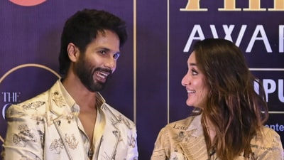 Shahid Kapoor and Kareena Kapoor interacted at the 2025 IIFA Awards in Jaipur last week.