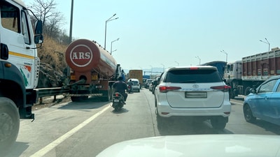 Traffic jam on Mumbai-Pune Expressway ahead of Holi. (Rajesh Kocharekar/X) Traffic jam on Mumbai-Pune Expressway ahead of Holi. (Rajesh Kocharekar/X)