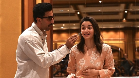 Ranbir exhibited true pookie behavior as he put cake on his wife’s face.(AFP)