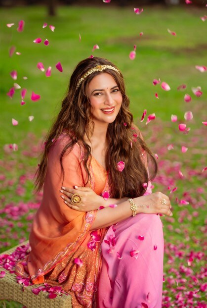 Divyanka Tripathi: It’s fun to break fashion rules on Holi Divyanka Tripathi: It’s fun to break fashion rules on Holi
