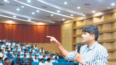 BMC mandates engineers be present at road concreting sites at night BMC mandates engineers be present at road concreting sites at night
