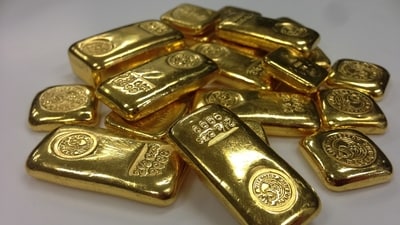 International gold prices reached $2,986.45 an ounce after hitting a record high of $2,989.46, within touching distance of the $3,000 an ounce milestone. (Representational Image) International gold prices reached $2,986.45 an ounce after hitting a record high of $2,989.46, within touching distance of the $3,000 an ounce milestone. (Representational Image)