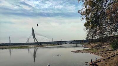 A clear sky above Signature Bridge in Wazirabad on Saturday. (Vipin Kumar/HT Photo) A clear sky above Signature Bridge in Wazirabad on Saturday. (Vipin Kumar/HT Photo)