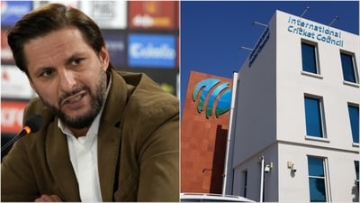 Shahid Afridi (L) and ICC were criticised by Ehsan Mani (Agencies) Shahid Afridi (L) and ICC were criticised by Ehsan Mani (Agencies)