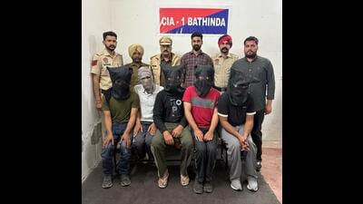 Two army jawans were among six persons arrested for “robbery and attempt to murder” in Bathinda on Friday afternoon. A stolen AK-47 rifle and 24 rounds of ammunition were seized from their possession, the police said. (HT Photo) Two army jawans were among six persons arrested for “robbery and attempt to murder” in Bathinda on Friday afternoon. A stolen AK-47 rifle and 24 rounds of ammunition were seized from their possession, the police said. (HT Photo)