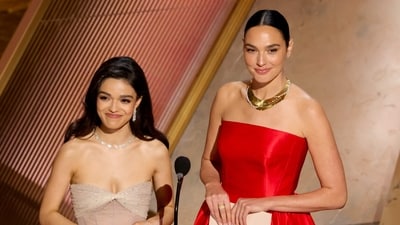 Rachel Zegler and Gal Gadot speak onstage during the 97th Annual Oscars at Dolby Theatre on March 02, 2025 in Hollywood, California. Kevin Winter/Getty Images/AFP (Photo by KEVIN WINTER / GETTY IMAGES NORTH AMERICA / Getty Images via AFP) (Getty Images via AFP) Rachel Zegler and Gal Gadot speak onstage during the 97th Annual Oscars at Dolby Theatre on March 02, 2025 in Hollywood, California. Kevin Winter/Getty Images/AFP (Photo by KEVIN WINTER / GETTY IMAGES NORTH AMERICA / Getty Images via AFP) (Getty Images via AFP)