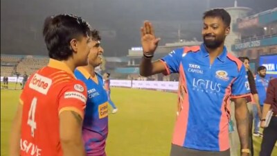 Hardik Pandya (R) meets Kashvee Gautam during WPL (Gujarat Giants) Hardik Pandya (R) meets Kashvee Gautam during WPL (Gujarat Giants)