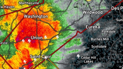Veteran weather enthusiast alerts residents to take shelter as tornado sirens sound in St. Louis County. (X/Moore Weather) Veteran weather enthusiast alerts residents to take shelter as tornado sirens sound in St. Louis County. (X/Moore Weather)