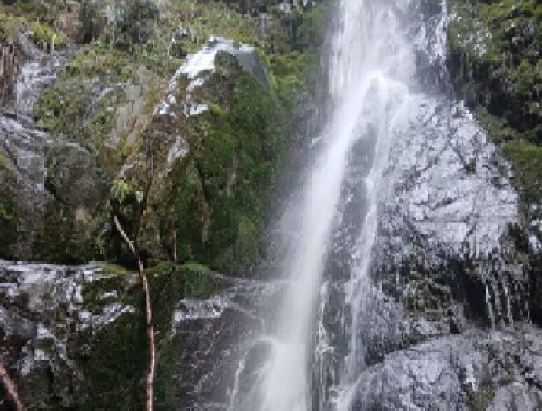 The picturesque Ichhu waterfall. (Akshay Kumar) The picturesque Ichhu waterfall. (Akshay Kumar)