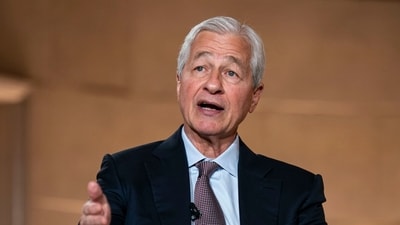 Jamie Dimon, chief executive officer of JPMorgan Chase & Co., speaks during the 2025 National Retirement Summit in Washington, DC, US, on Wednesday, March 12, 2025. The event brings together industry leaders, policymakers, and executives to prioritize policy supporting personal savings. Photographer: Al Drago/Bloomberg (Bloomberg) Jamie Dimon, chief executive officer of JPMorgan Chase & Co., speaks during the 2025 National Retirement Summit in Washington, DC, US, on Wednesday, March 12, 2025. The event brings together industry leaders, policymakers, and executives to prioritize policy supporting personal savings. Photographer: Al Drago/Bloomberg (Bloomberg)