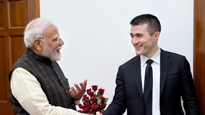 Prime Minister Narendra Modi shakes hands with scientist and AI researcher Lex Fridman. (PTI) Prime Minister Narendra Modi shakes hands with scientist and AI researcher Lex Fridman. (PTI)