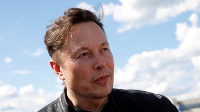 Elon Musk is reintroducing his unconventional haircut, which gained notoriety earlier this month for its resemblance to Adolf Hitler's style. (REUTERS/Michele Tantussi/File Photo)