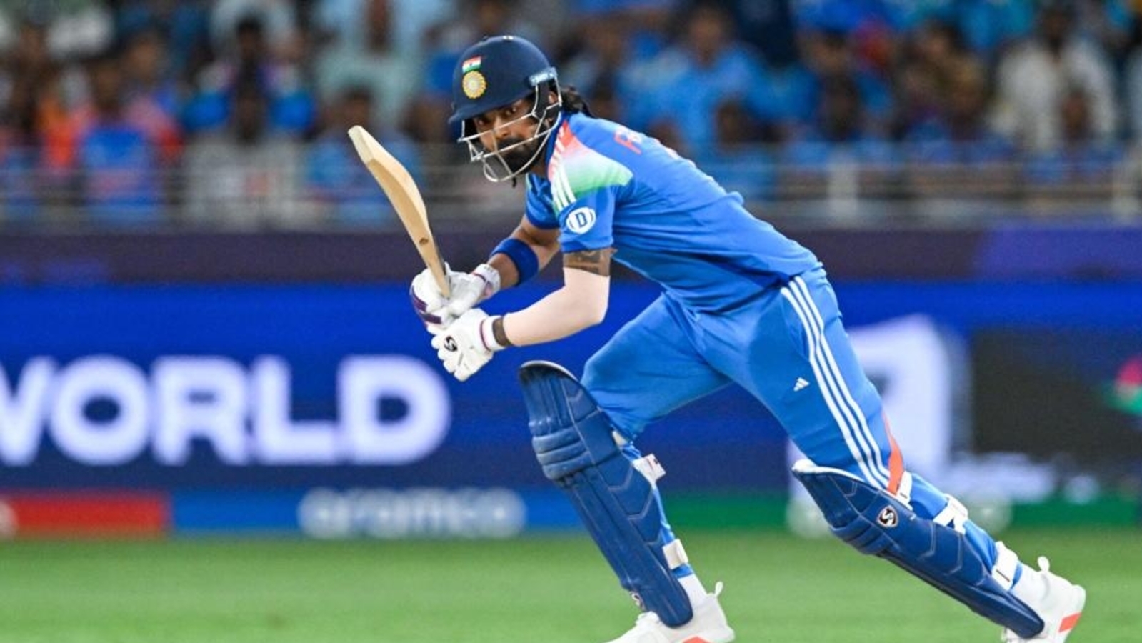 KL Rahulは、デリーキャピタルズがIPL 2025の副キャプテンとしてAxar Patelの副、元RCBスターを任命したときに再び無視しました