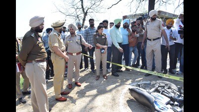 Gursidak Singh, alias Sidak, wanted for the grenade attack on the Thakur Dwara temple in Amritsar, was killed in an exchange of fire with police at Bal Sachander village near Sri Guru Ramdas Jee International Airport in the Rajasansi area on Monday. Another suspect, Vishal, managed to flee and efforts were on to arrest him, police said. Gursidak Singh, alias Sidak, wanted for the grenade attack on the Thakur Dwara temple in Amritsar, was killed in an exchange of fire with police at Bal Sachander village near Sri Guru Ramdas Jee International Airport in the Rajasansi area on Monday. Another suspect, Vishal, managed to flee and efforts were on to arrest him, police said.