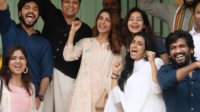 Samantha Ruth Prabhu poses with her team. Samantha Ruth Prabhu poses with her team.