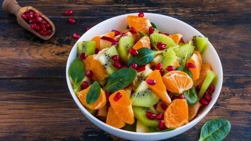 Eating salads is a great way to ensure weight loss. Add fruits like orange, kiwi, peaches and pomegranates to your salad for crunch, sweetness and fibre. (Shutterstock) Eating salads is a great way to ensure weight loss. Add fruits like orange, kiwi, peaches and pomegranates to your salad for crunch, sweetness and fibre. (Shutterstock)