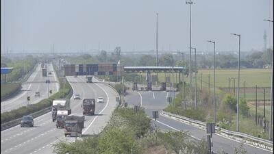 GDA officials said that they also cleared a proposal for revised expenditure of ₹915.75 crore while the proposed expenditure for FY 2025-26 is projected at ₹2,132.23 crores. (Sakib Ali/HT Photo) GDA officials said that they also cleared a proposal for revised expenditure of ₹915.75 crore while the proposed expenditure for FY 2025-26 is projected at ₹2,132.23 crores. (Sakib Ali/HT Photo)