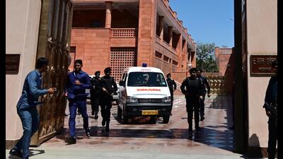 Mock drill was conducted by the NSG commando and other forces at the residence of BSP supremo Mayawati in Lucknow on Tuesday. (Deepak Gupta/HT Photo)