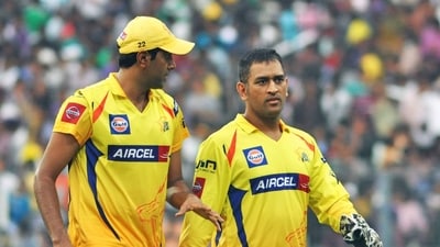 R Ashwin and MS Dhoni (X) R Ashwin and MS Dhoni (X)