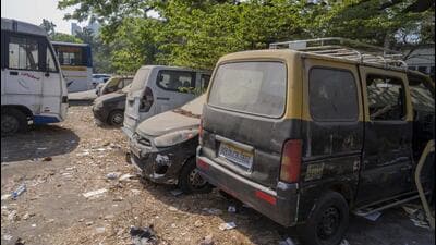 Mumbai, India - March 19, 2025: Khatara cars parked in the Tradeo RTO in Mumbai, India, on Wednesday, March 19, 2025. (Photo by Satish Bate/ Hindustan Times) (Hindustan Times) Mumbai, India - March 19, 2025: Khatara cars parked in the Tradeo RTO in Mumbai, India, on Wednesday, March 19, 2025. (Photo by Satish Bate/ Hindustan Times) (Hindustan Times)