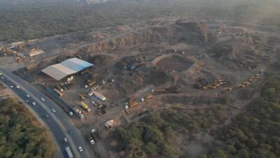 The Municipal Corporation of Gurugram (MCG) has awarded a new work order to a private waste management agency despite the firm failing to complete its assigned job at the Bandhwari landfill earlier. (HT PHOTO) The Municipal Corporation of Gurugram (MCG) has awarded a new work order to a private waste management agency despite the firm failing to complete its assigned job at the Bandhwari landfill earlier. (HT PHOTO)