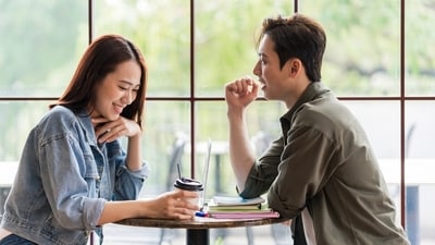 Lovebombing may initially feel like a romcom moment, but soon it may turn uncomfortable. (Shutterstock) Lovebombing may initially feel like a romcom moment, but soon it may turn uncomfortable. (Shutterstock)