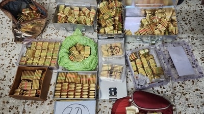 The DRI officials said that the 88 kgs of gold bars they recovered are worth ₹80 crore. (pib.gov.in) The DRI officials said that the 88 kgs of gold bars they recovered are worth ₹80 crore. (pib.gov.in)