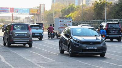 A car in the wrong lane in Noida on Thursday. (Sunil Ghosh/HT Photo) A car in the wrong lane in Noida on Thursday. (Sunil Ghosh/HT Photo)