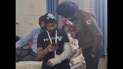 Colonel Pushpinder Bath is undergoing treatment at the Military Hospital in Patiala after the assault by 12 policemen on March 13. (HT Photo)
