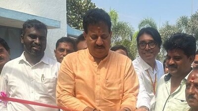 BJP leader SR Vishwanath has sparked controversy with his remarks in the Karnataka. BJP leader SR Vishwanath has sparked controversy with his remarks in the Karnataka.