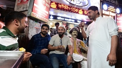 Hubs in city all abuzz during the time of sehri (Deepak Gupta/HT) Hubs in city all abuzz during the time of sehri (Deepak Gupta/HT)