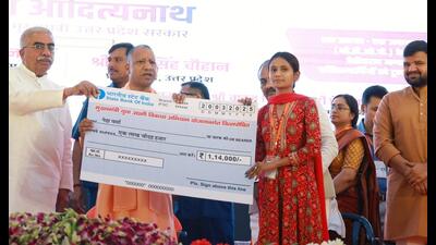 U .P. CM distributed loans worth ₹55 cr to 1,423 young entrepreneurs under Mukhyamantri Yuva Udyami Vikas Abhiyan in Gonda. (Sourced) U .P. CM distributed loans worth ₹55 cr to 1,423 young entrepreneurs under Mukhyamantri Yuva Udyami Vikas Abhiyan in Gonda. (Sourced)
