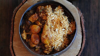 Parsi Salli Jardaloo Murgh Parsi Salli Jardaloo Murgh