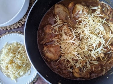Parsi Salli Jardaloo Murgh Parsi Salli Jardaloo Murgh