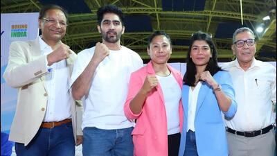 From left: Ajay Singh, Virender Singh, Sarita Devi, Nikhat Zareen and UP Boxing secretary Pramod Kumar at the women’s Nationals. (BFI)