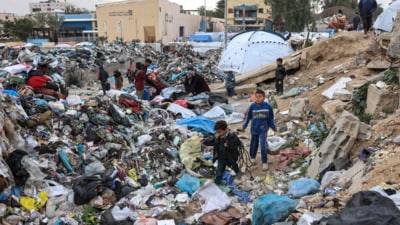 Displaced Palestinians set up camp at a landfil in the Yarmuk area in Gaza City on March 20, 2025. Israel bombarded Gaza and pressed its ground operations on March 20. (AFP) Displaced Palestinians set up camp at a landfil in the Yarmuk area in Gaza City on March 20, 2025. Israel bombarded Gaza and pressed its ground operations on March 20. (AFP)