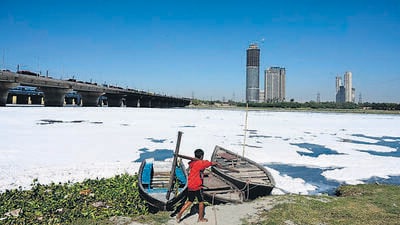Toxic foam floats over the Yamuna near Kalindi Kunj on March 5. (Sunil Ghosh/HT photo) Toxic foam floats over the Yamuna near Kalindi Kunj on March 5. (Sunil Ghosh/HT photo)