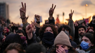People shout slogans as they march to protest against the arrest of Istanbul Mayor Ekrem Imamoglu, in Istanbul, Turkey,
(AP Photo/Khalil Hamra) (AP) People shout slogans as they march to protest against the arrest of Istanbul Mayor Ekrem Imamoglu, in Istanbul, Turkey,
(AP Photo/Khalil Hamra) (AP)
