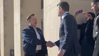 Elon Musk and U.S. Defence Secretary Pete Hegseth shake hands at the Pentagon in Washington, D.C., U.S., March 21, 2025 in this screengrab obtained from a video. REUTERS/Idrees Ali (REUTERS)