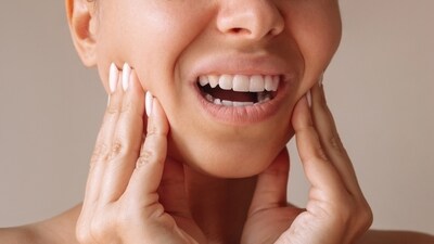 Avoid tooth sensitivity by making the right dietary and lifestyle adjustments. (Shutterstock)