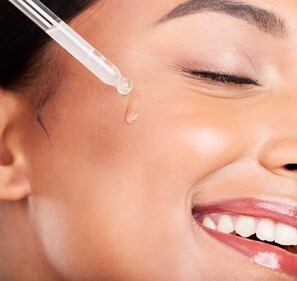 Hyaluronic Acid infuses hydration. (Shutterstock) Hyaluronic Acid infuses hydration. (Shutterstock)