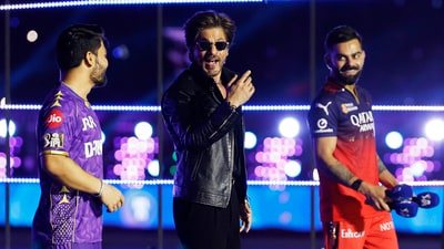 Kolkata Knight Riders' Ajinkya Rahane and Royal Challengers Bengaluru's Virat Kohli with Shah Rukh Khan before the match REUTERS/Sahiba Chawdhary (REUTERS)