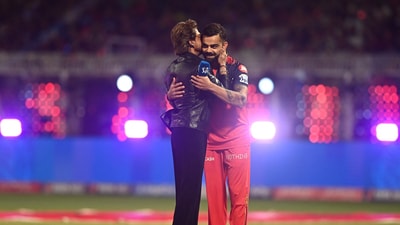 Shah Rukh Khan didn't miss the opportunity to showcase his love towards Virat Kohli as he referred to him as the King and GOAT of cricket. The two superstars also danced on “Jhoome Jo Pathan” which was the highlight of the night. (REUTERS)