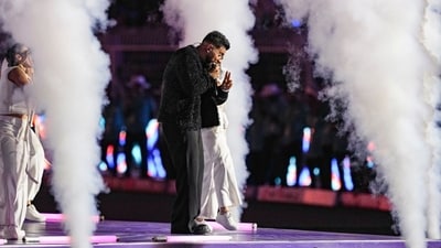 Punjabi pop star Karan Aujla also set the stage ablaze with his rocking performance. The fans grooved on his hit songs during the ceremony. (AP Image) Punjabi pop star Karan Aujla also set the stage ablaze with his rocking performance. The fans grooved on his hit songs during the ceremony. (AP Image)