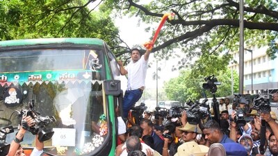 Pro-kannada activists raise slogans during their protest at Town Hall. (PTI) Pro-kannada activists raise slogans during their protest at Town Hall. (PTI)