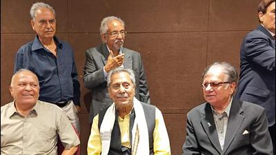 Pakistan cricket legend Zaheer Abbas (centre) in Mumbai. (HT) Pakistan cricket legend Zaheer Abbas (centre) in Mumbai. (HT)