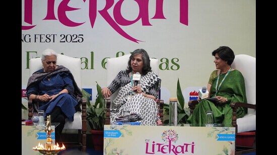 Authors Manju Jaidka and Neelkamal Puri delved into the role and beauty of metaphors in writing in session “Metaphors be with you: The power of storytelling”. (HT photo)