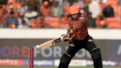 Heinrich Klaasen provided late flourish to SunRisers Hyderabad's innings as he smashed 34 runs off 14 balls. His innings was studded with 5 fours and one six. (AP) Heinrich Klaasen provided late flourish to SunRisers Hyderabad's innings as he smashed 34 runs off 14 balls. His innings was studded with 5 fours and one six. (AP)