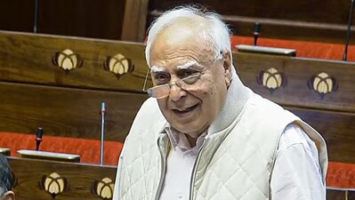 Rajya Sabha MP Kapil Sibal said the Election Commission is a dysfunctional body. (ANI) Rajya Sabha MP Kapil Sibal said the Election Commission is a dysfunctional body. (ANI)